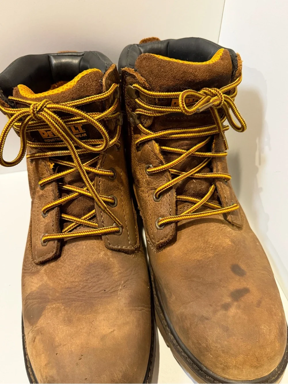 DEWALT Men's Brown Leather Work Boots - Durable Outdoor & Jobsite Boot